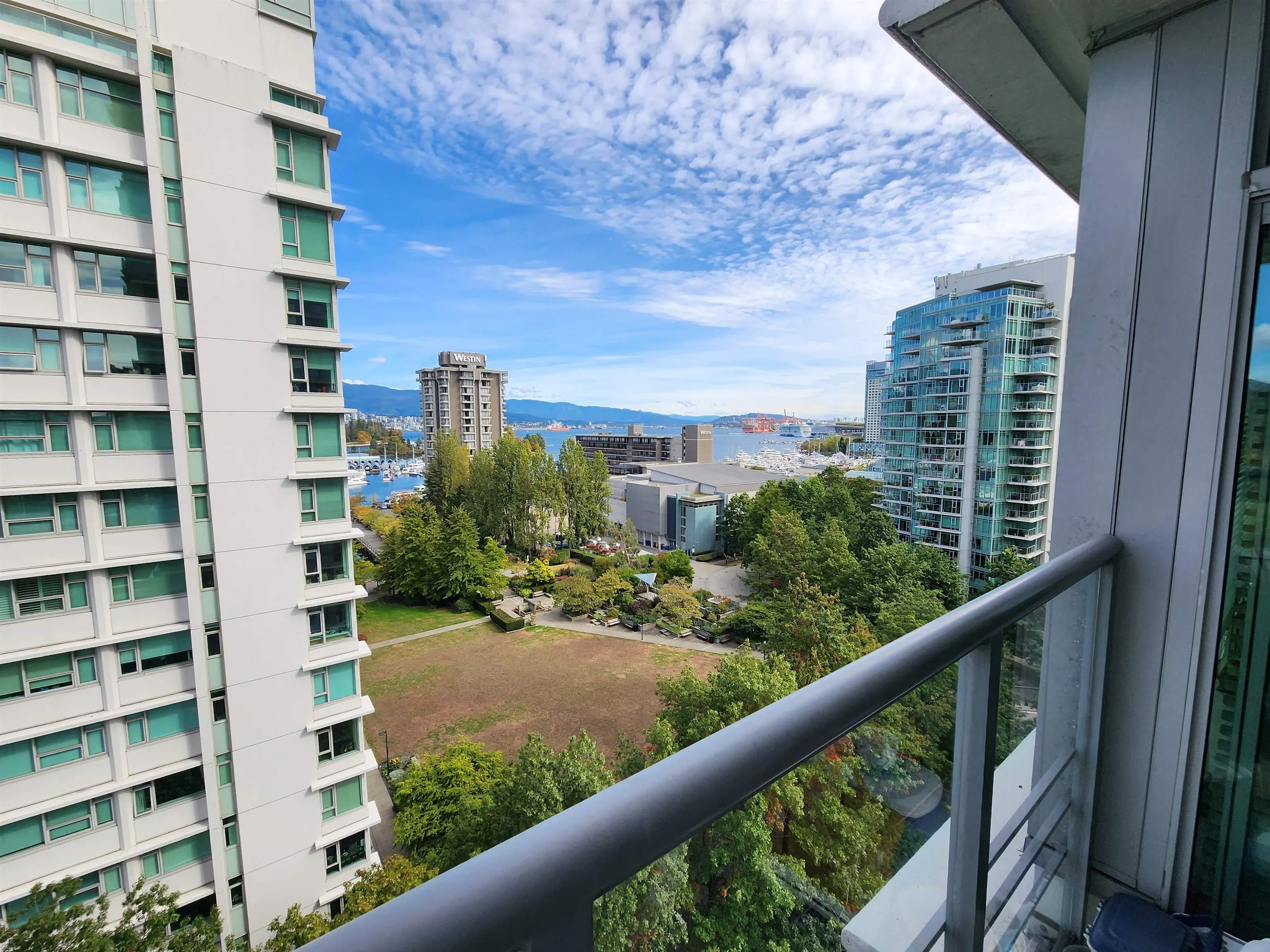 1002 1710 Bayshore Drive