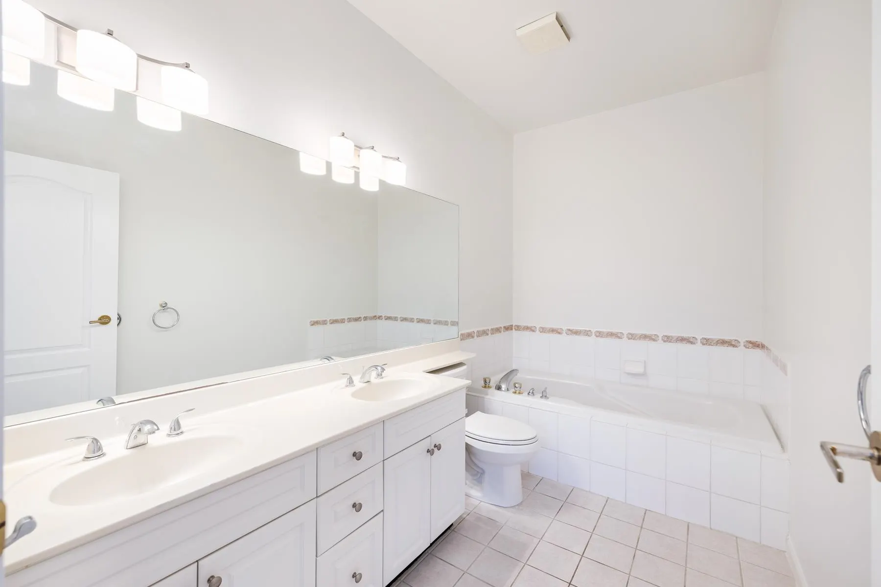 105 1221 Johnston Road