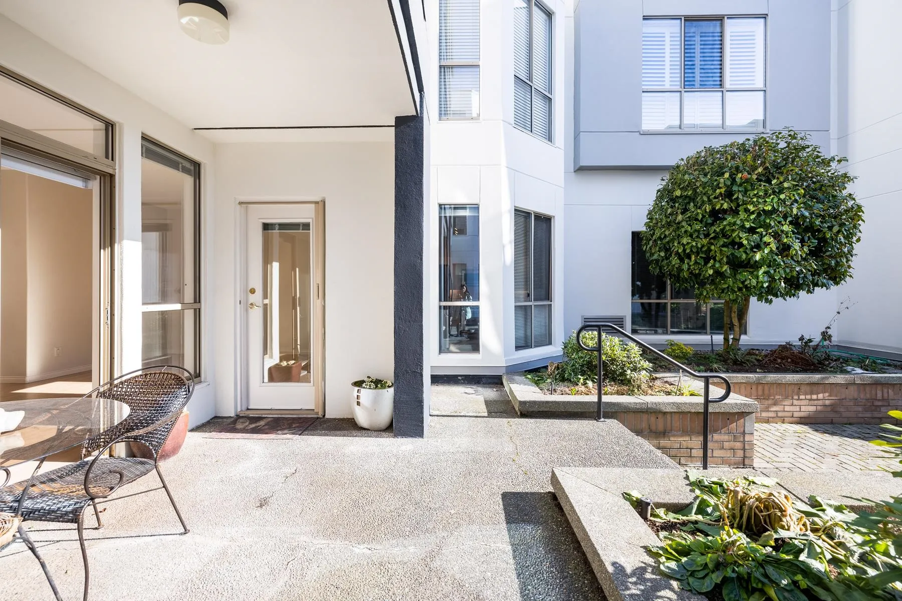105 1221 Johnston Road