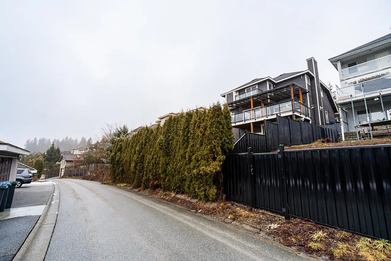 75 Timbercrest Drive