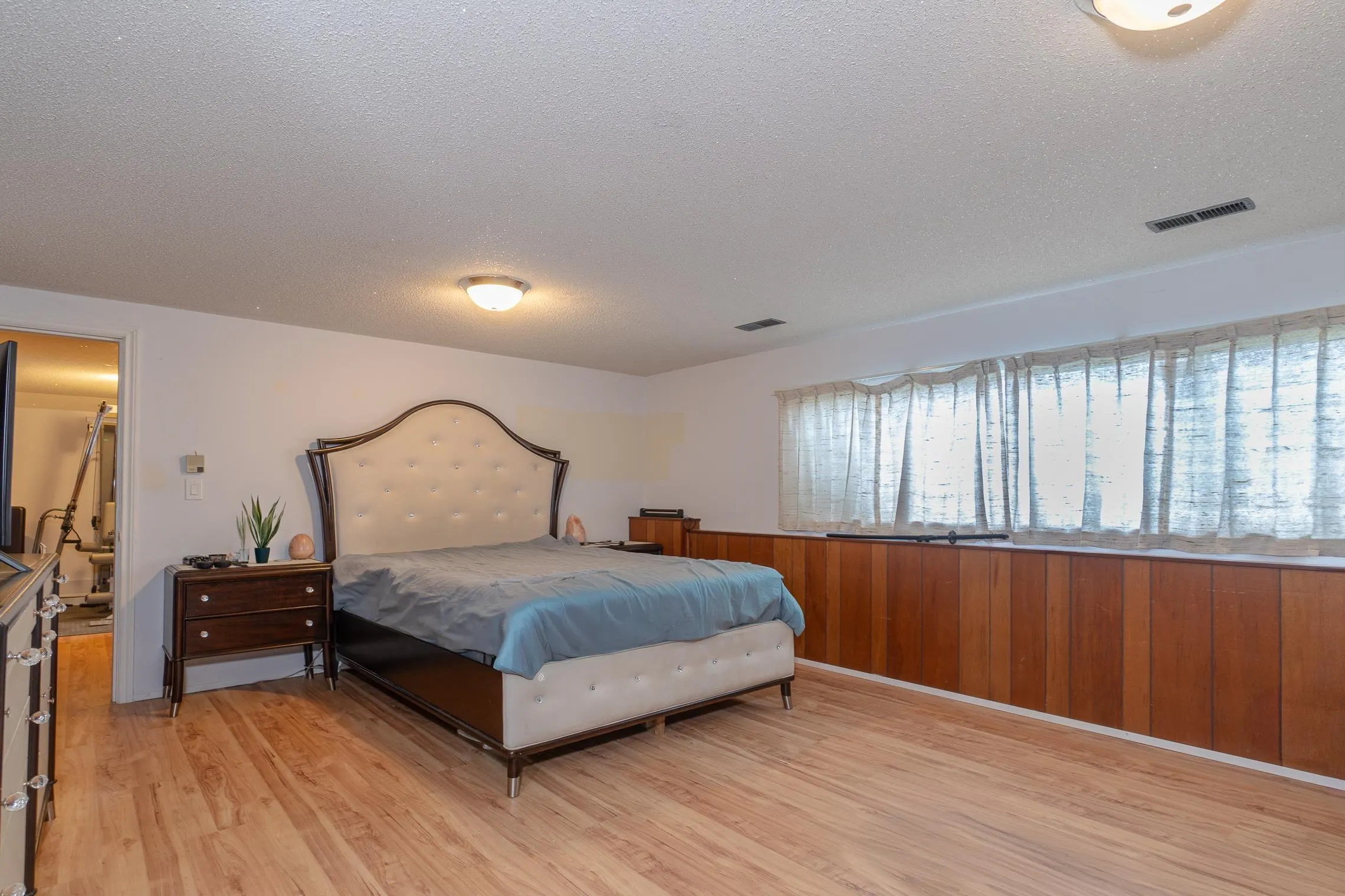 6460 Azure Road