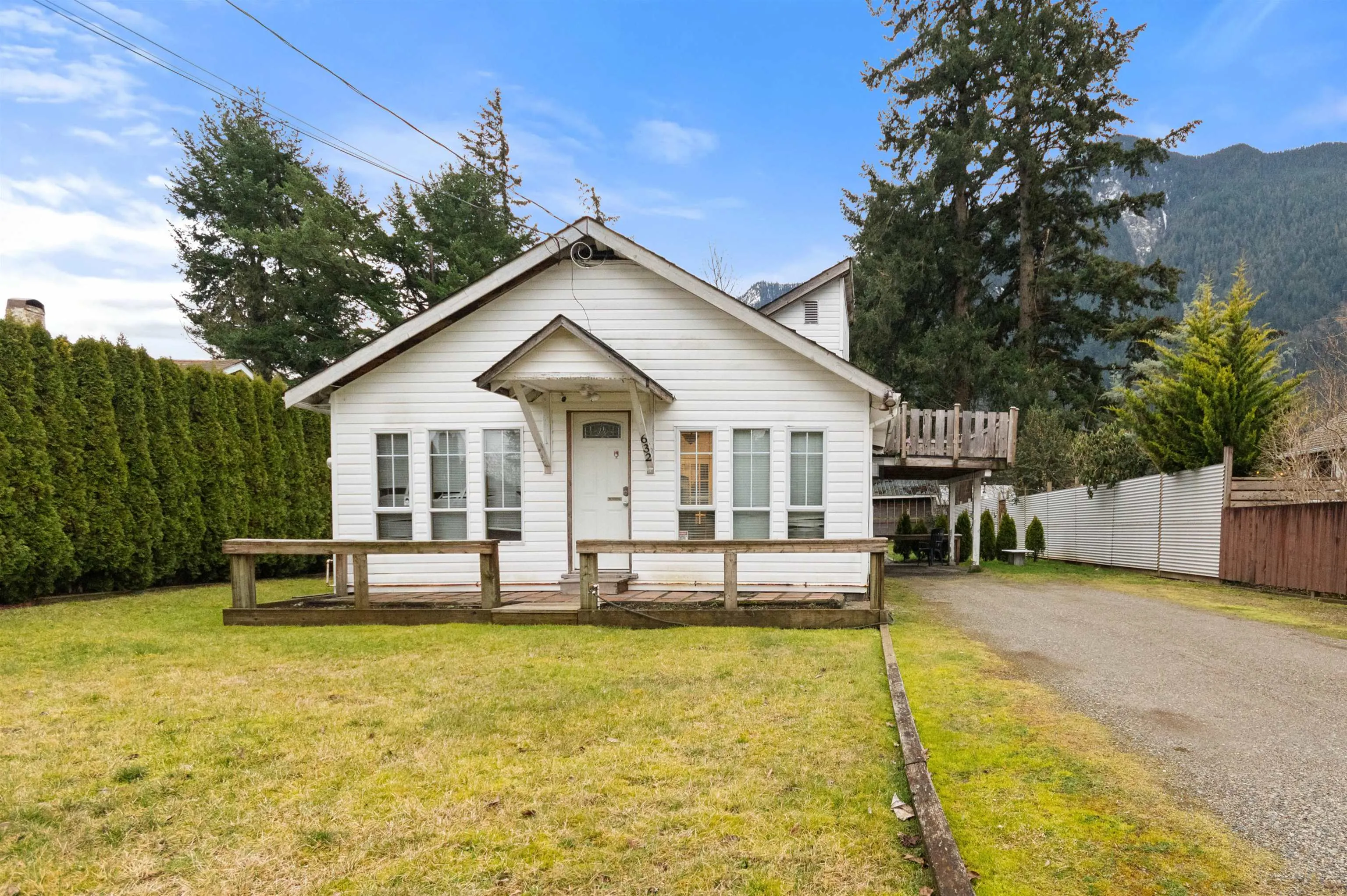 632 Commission Street