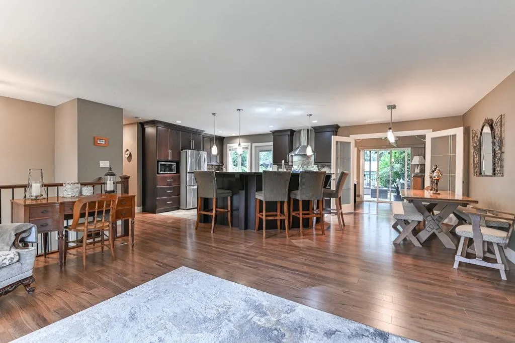 3176 Old Clayburn Road