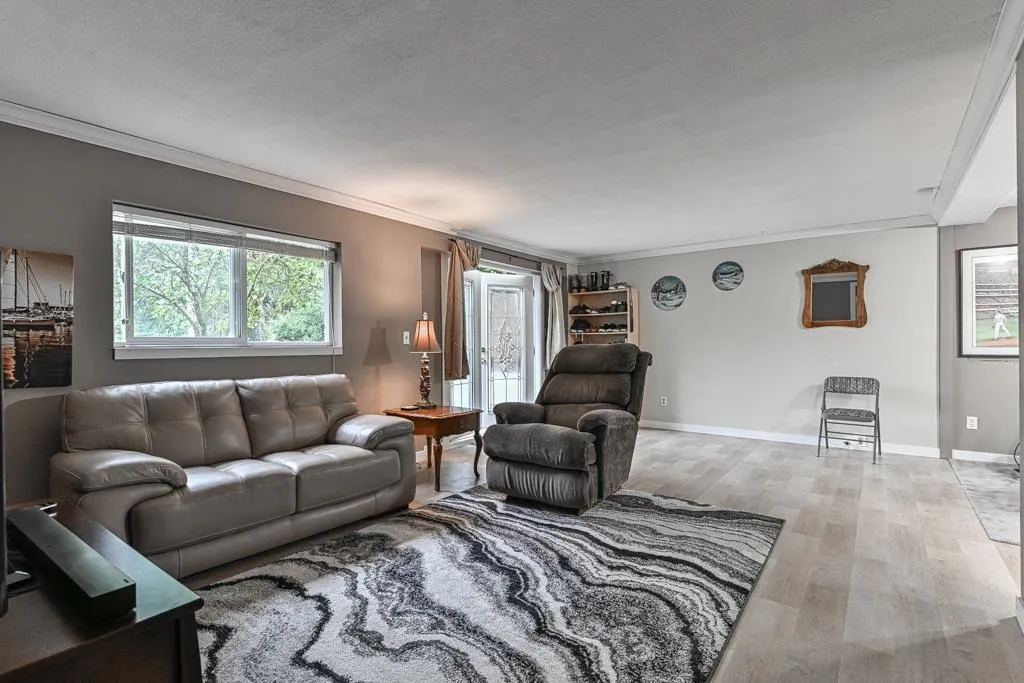 3176 Old Clayburn Road