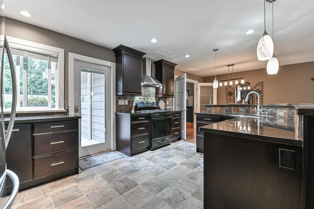 3176 Old Clayburn Road