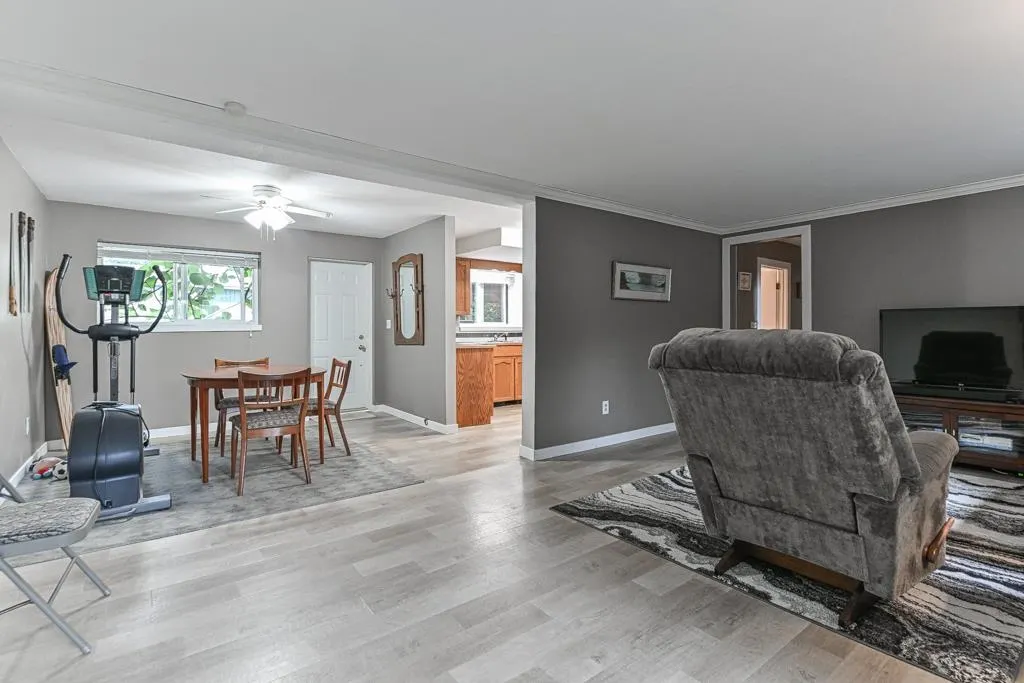 3176 Old Clayburn Road