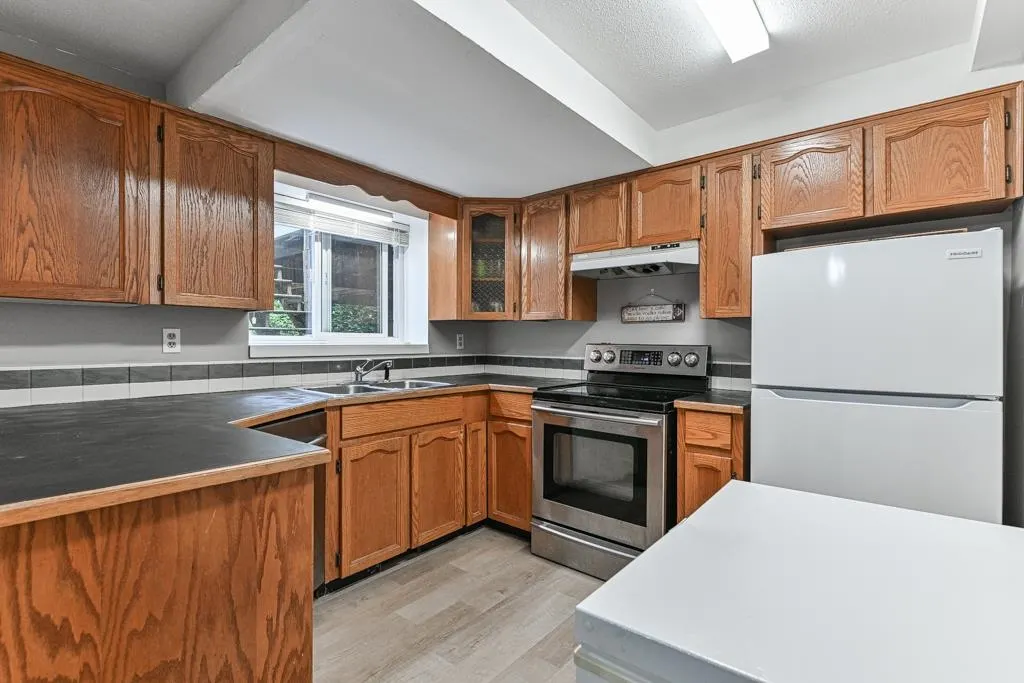 3176 Old Clayburn Road