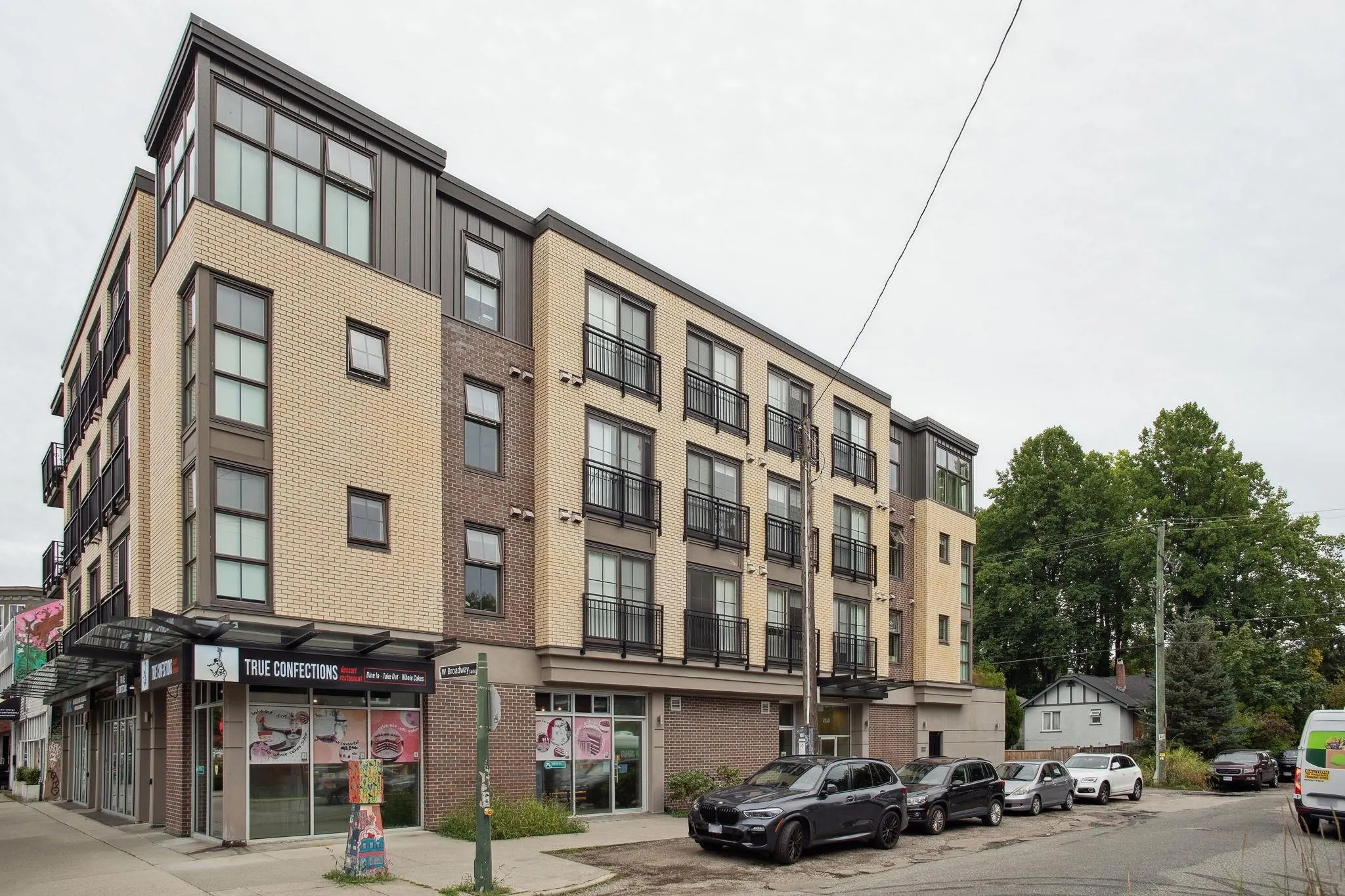 309 2528 Collingwood Street