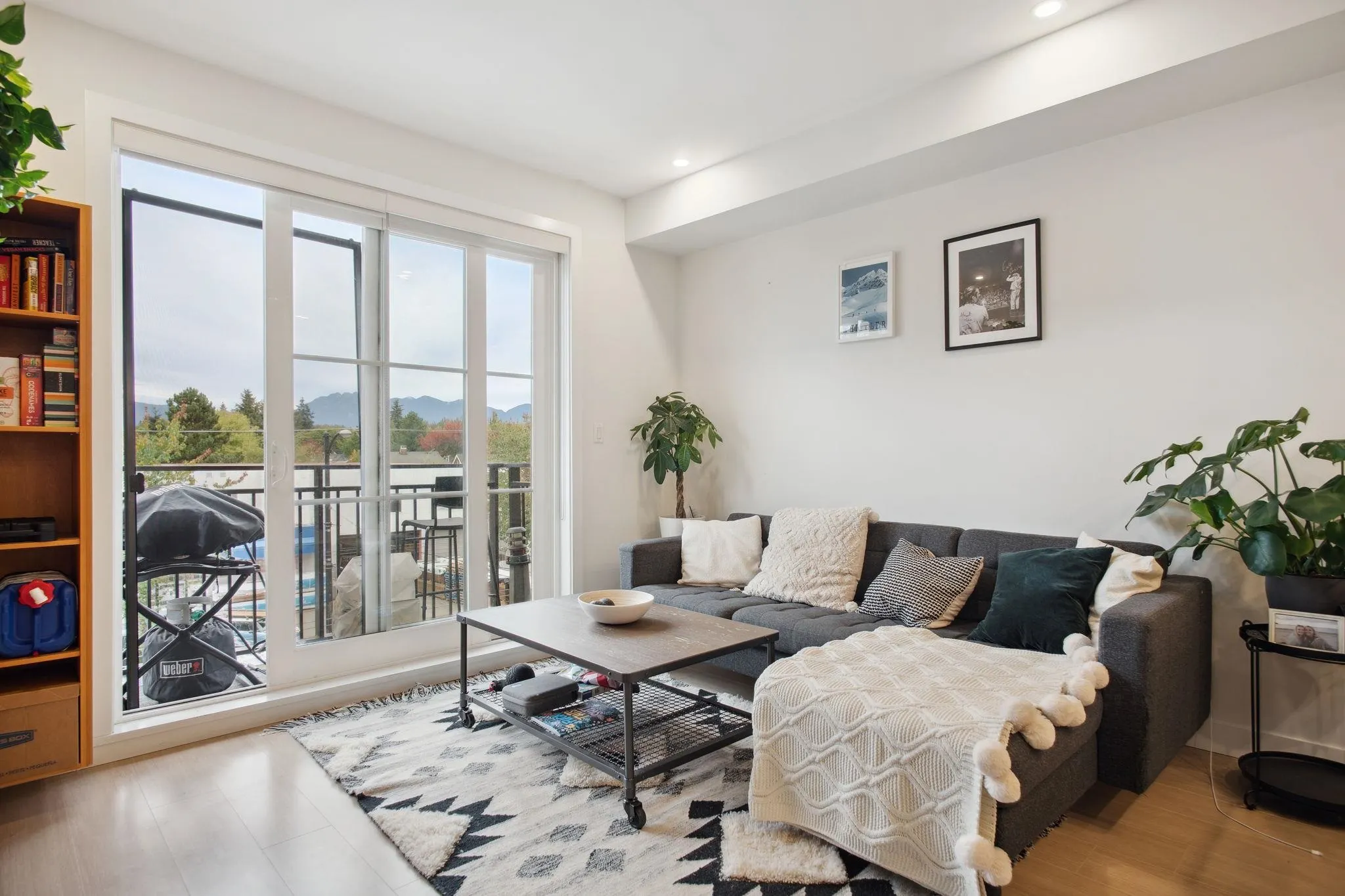 309 2528 Collingwood Street