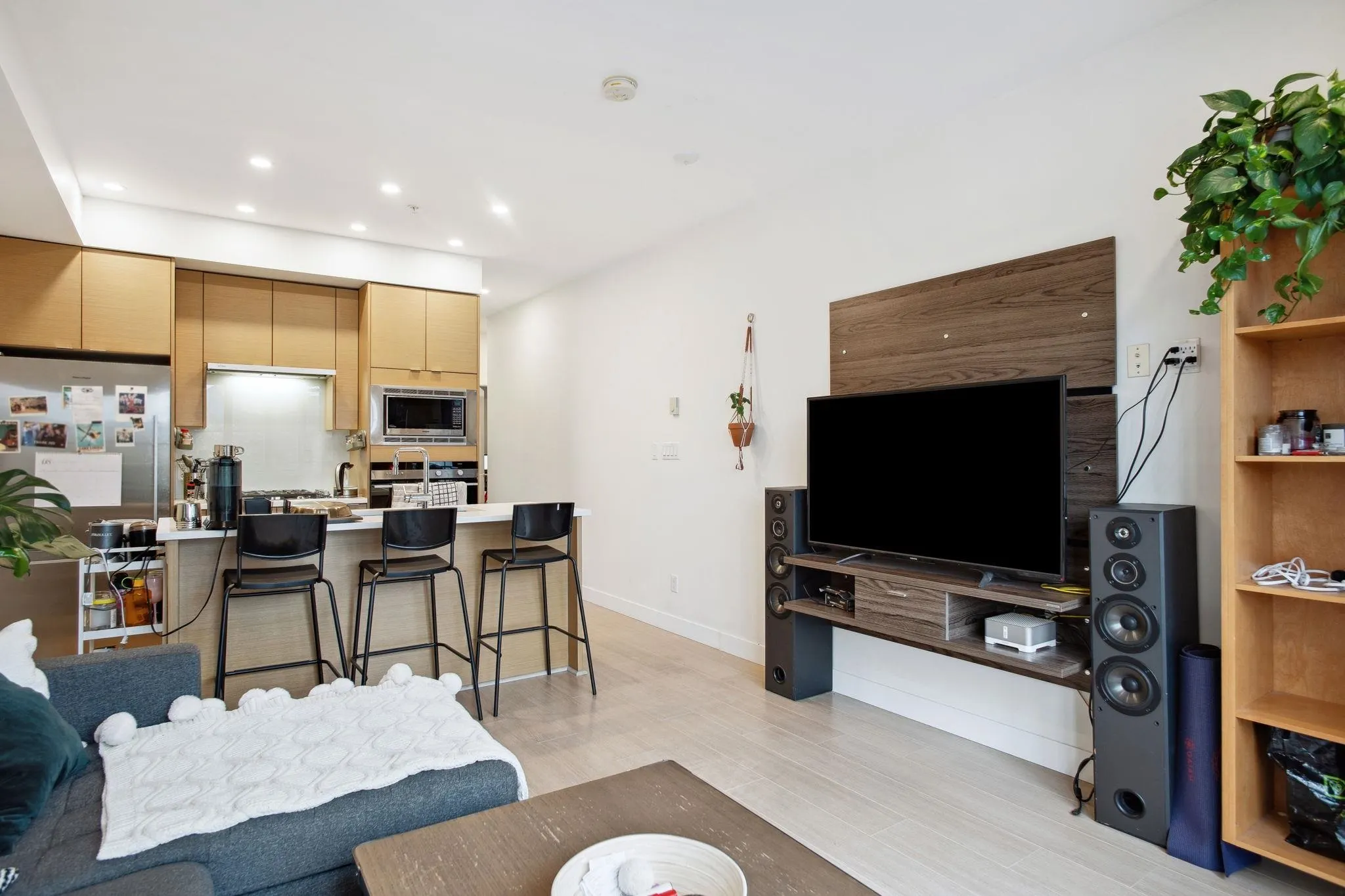 309 2528 Collingwood Street