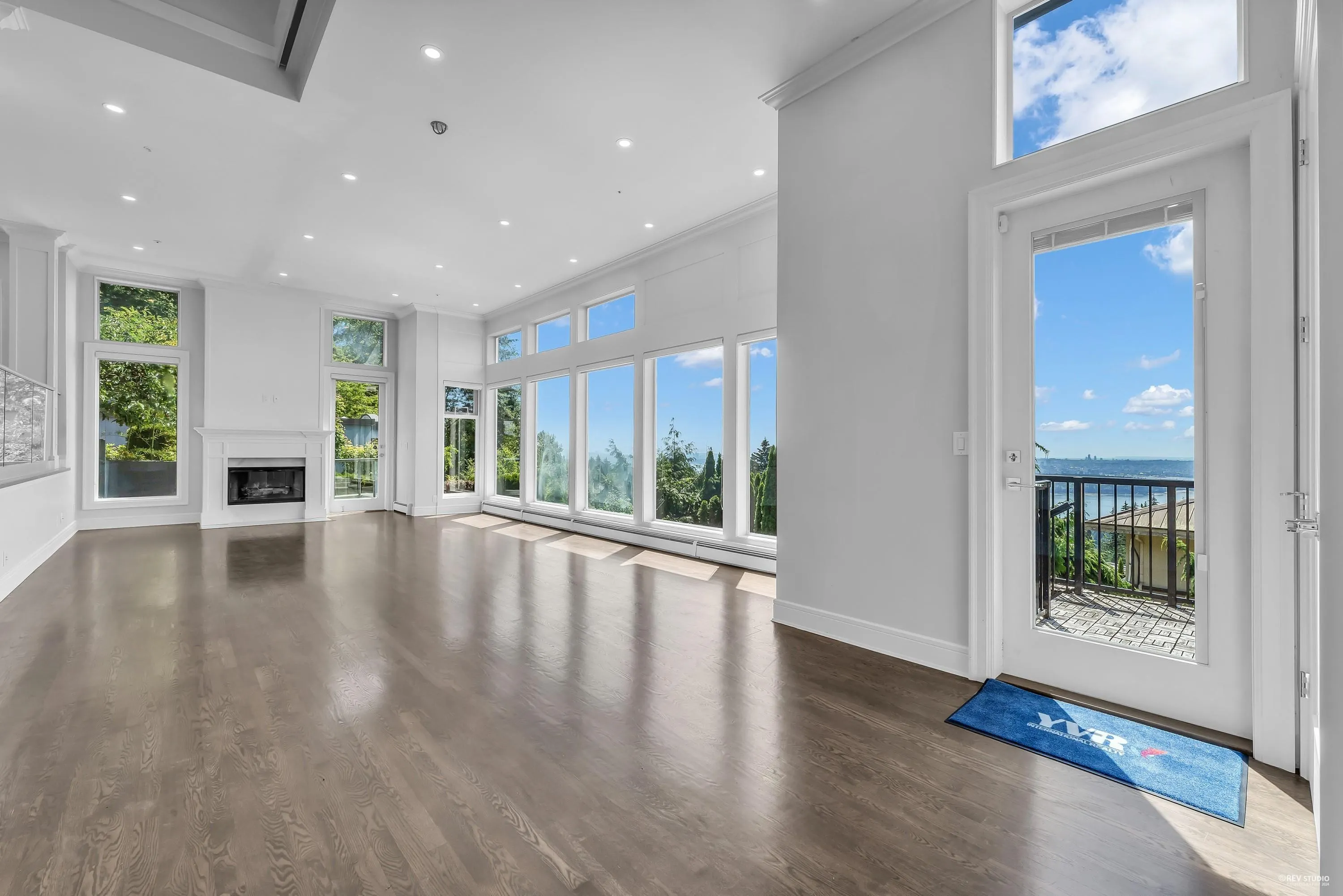 2611 Westhill Way