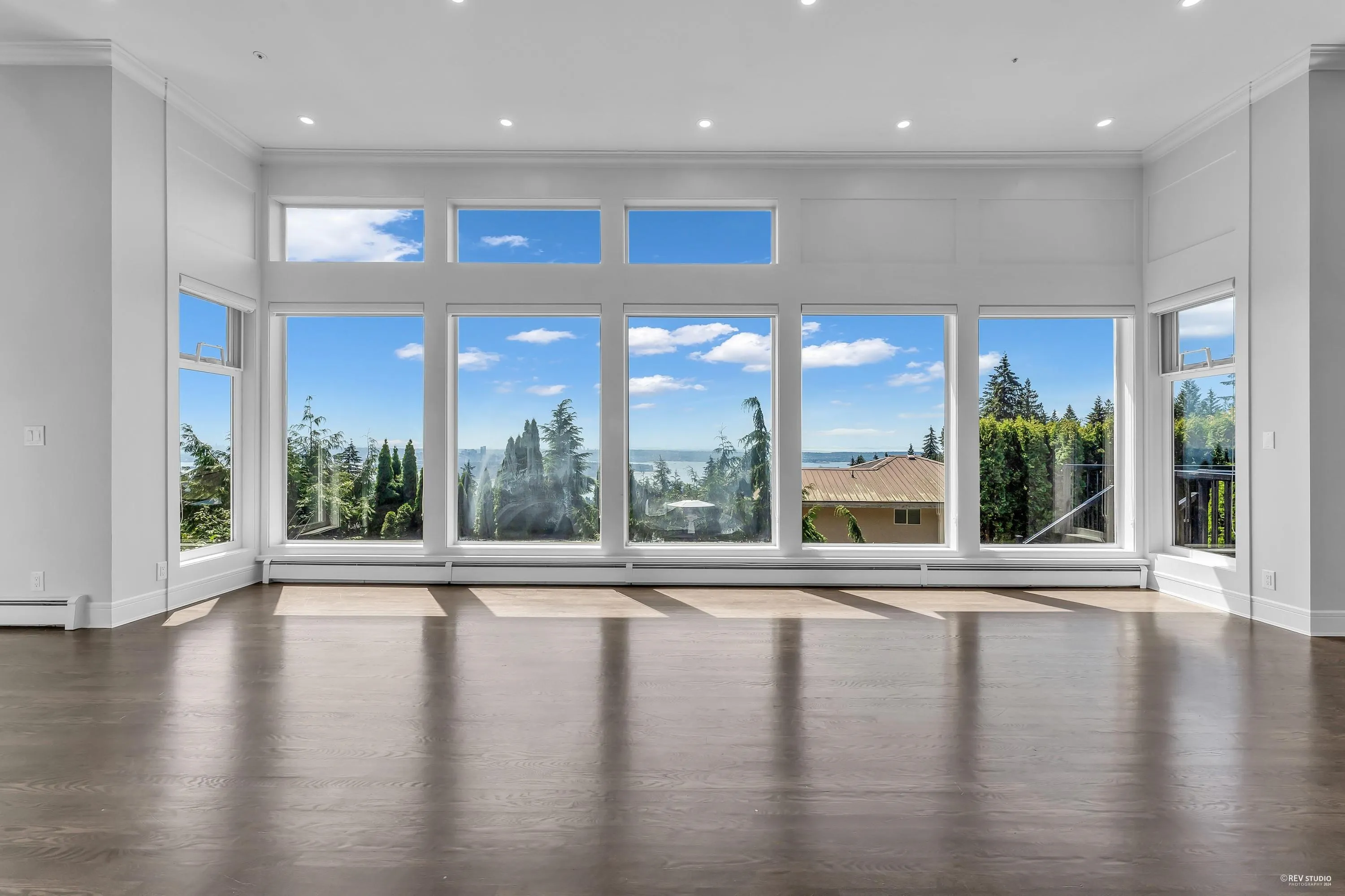 2611 Westhill Way