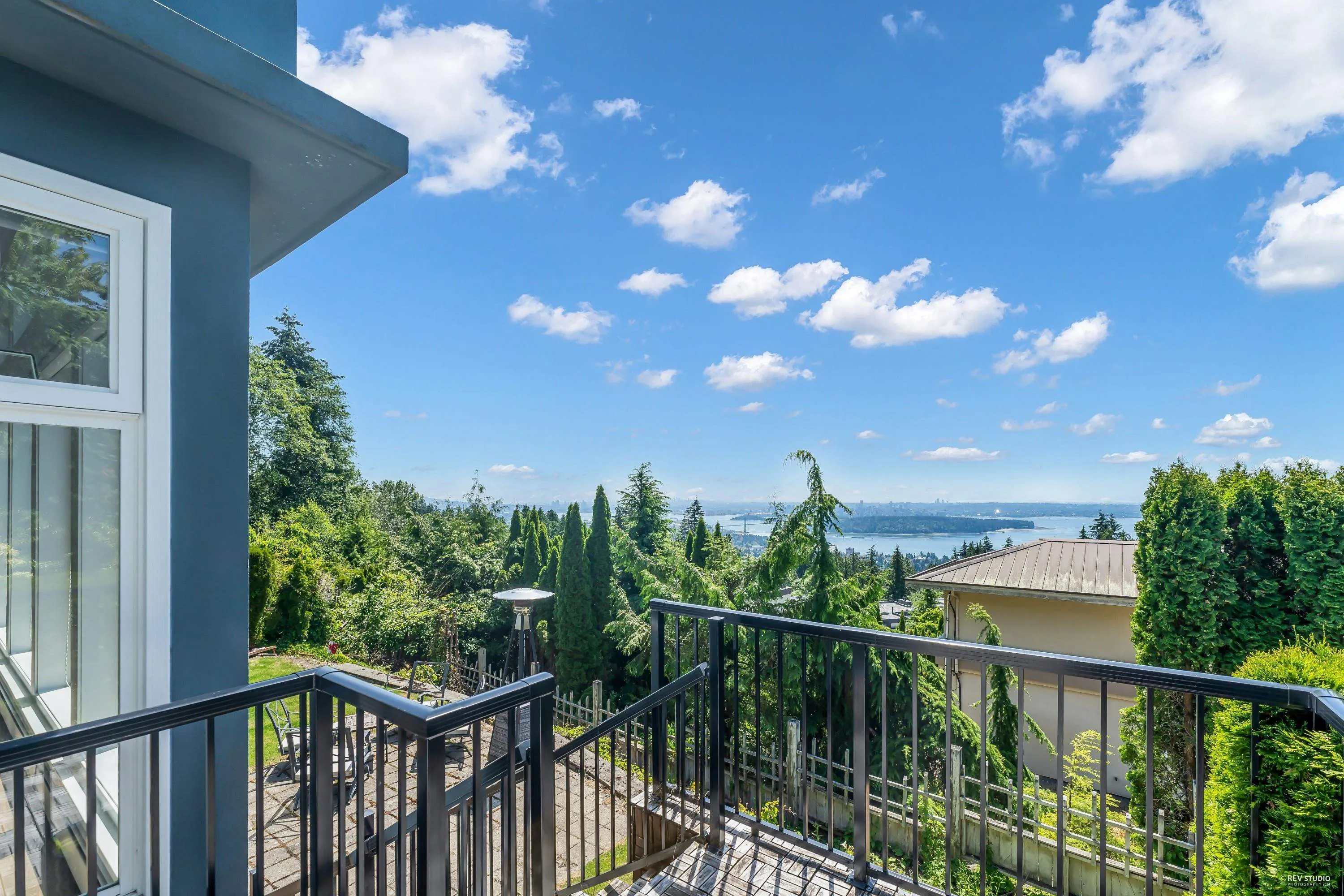 2611 Westhill Way