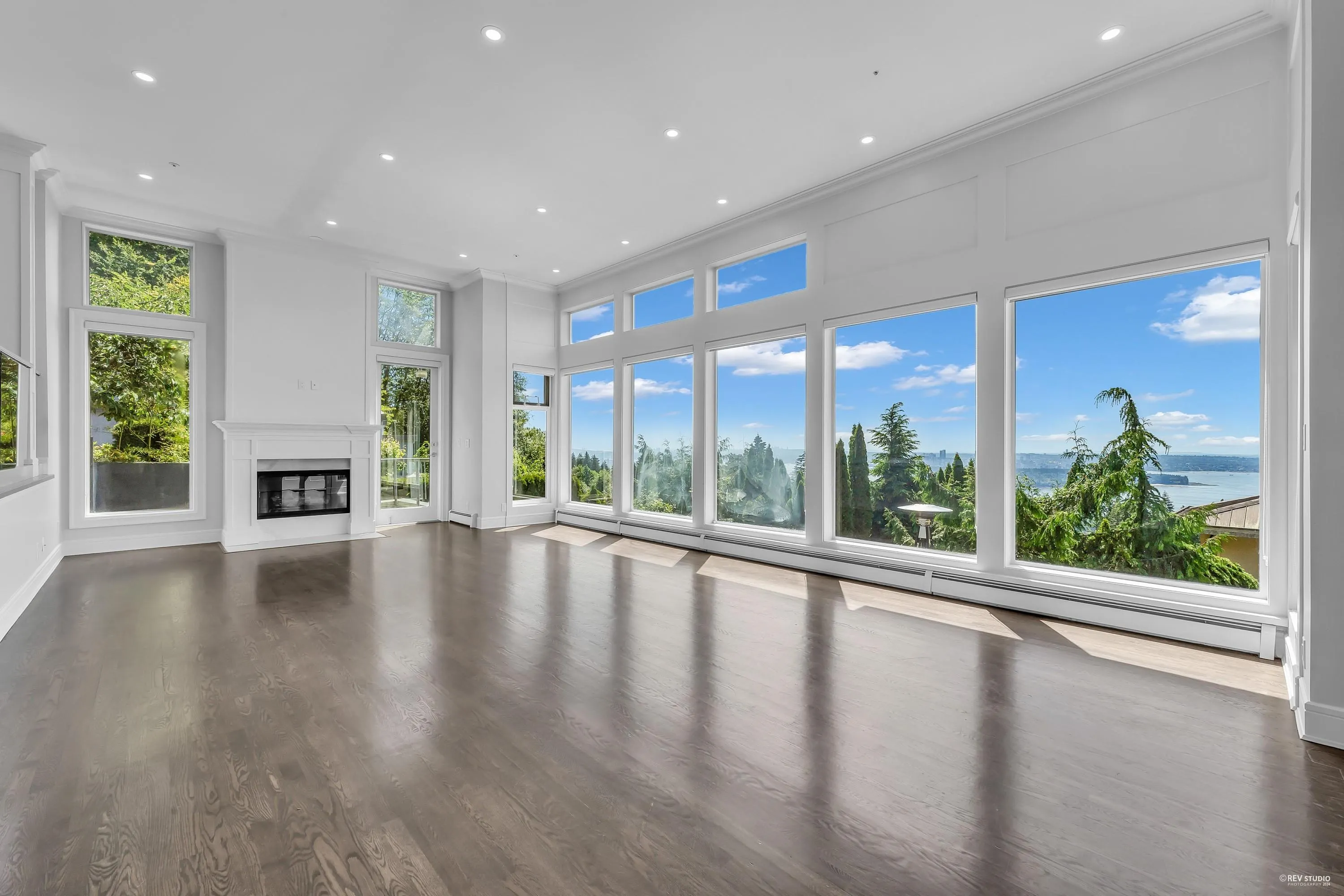 2611 Westhill Way