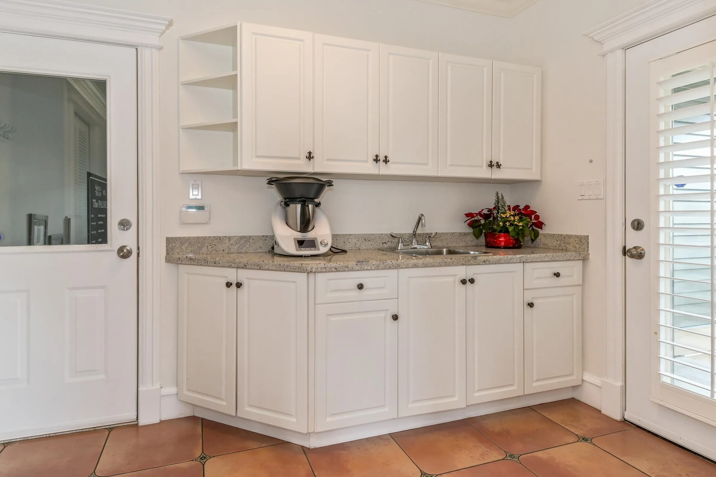 15802 Collingwood Crescent