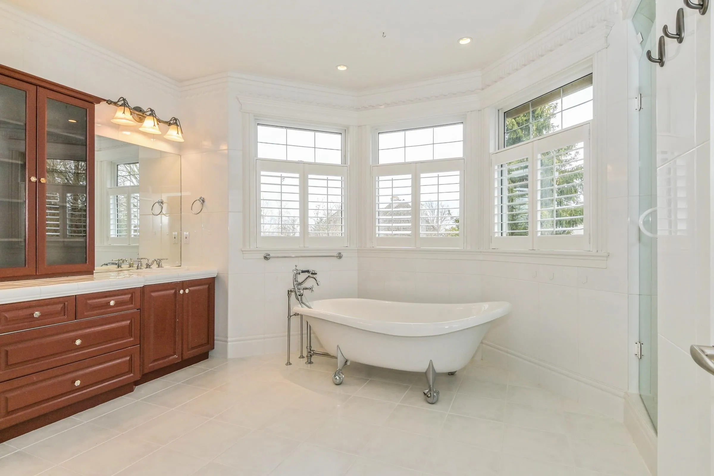 15802 Collingwood Crescent
