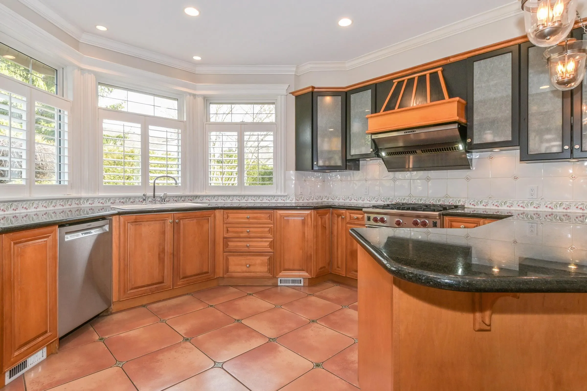 15802 Collingwood Crescent