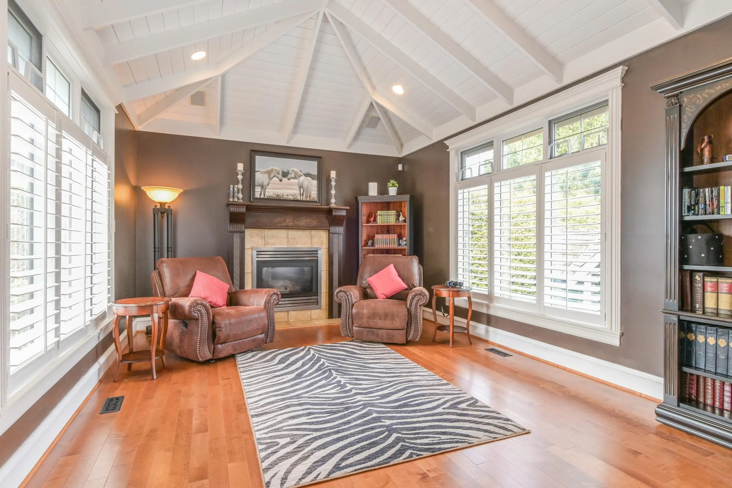 15802 Collingwood Crescent