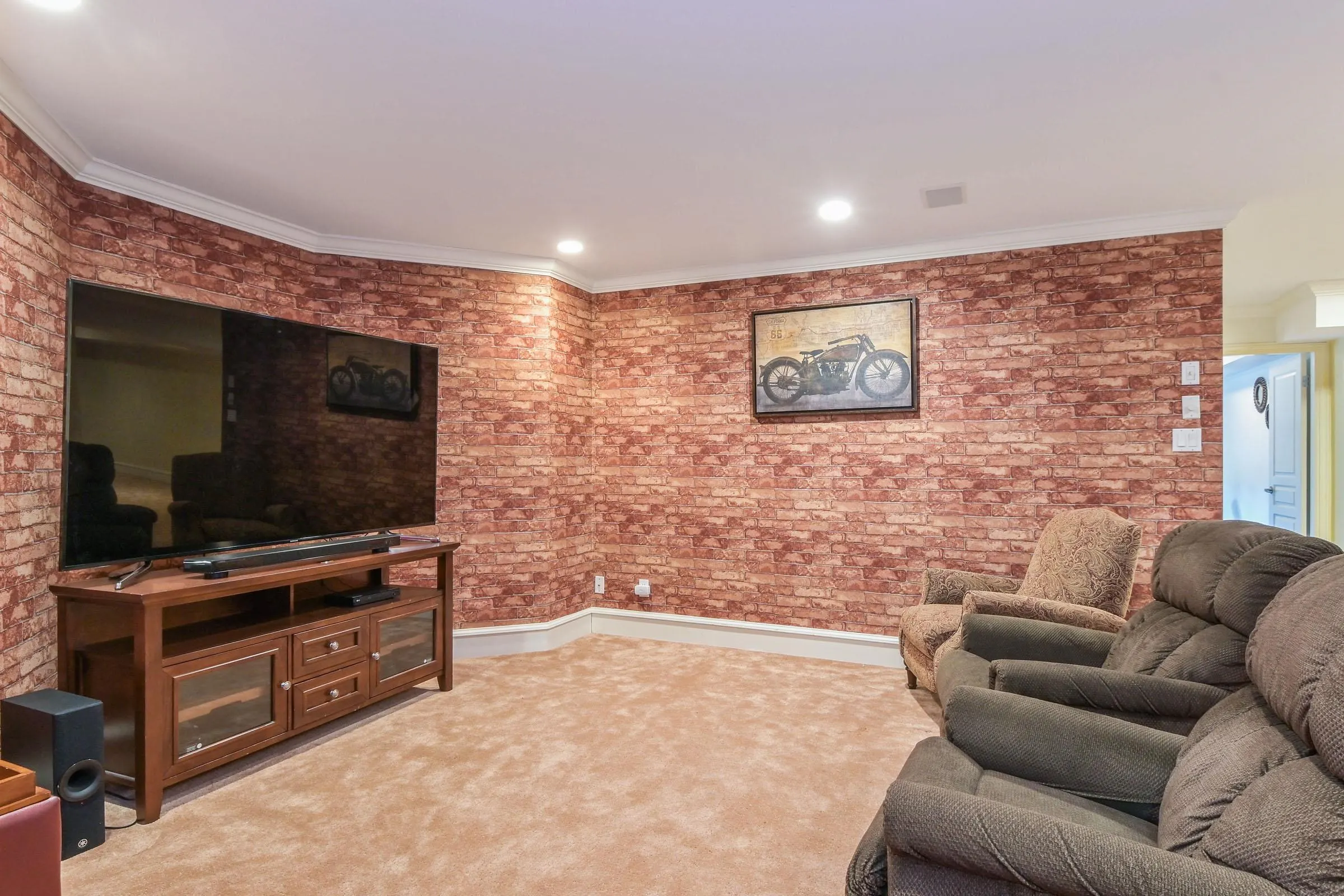 15802 Collingwood Crescent