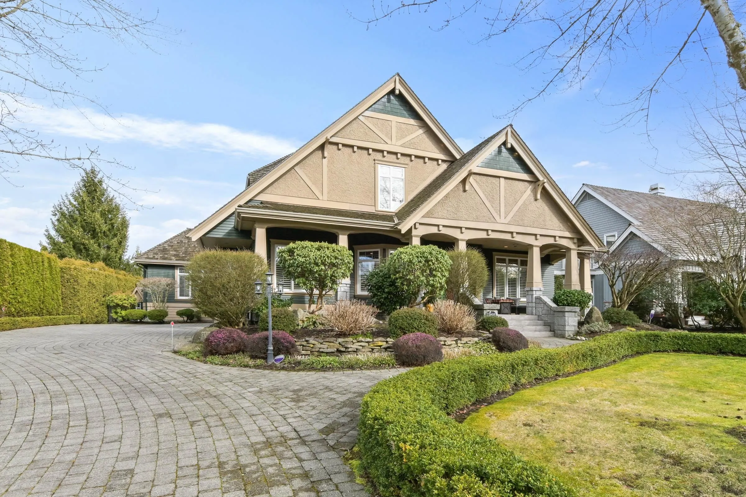 15802 Collingwood Crescent