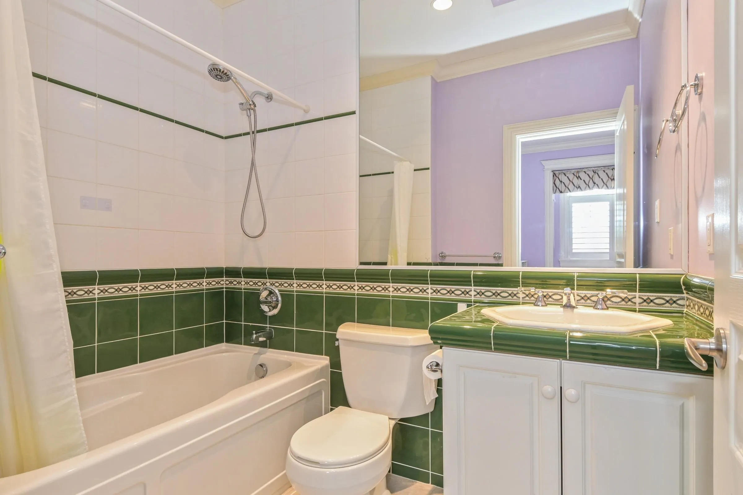 15802 Collingwood Crescent