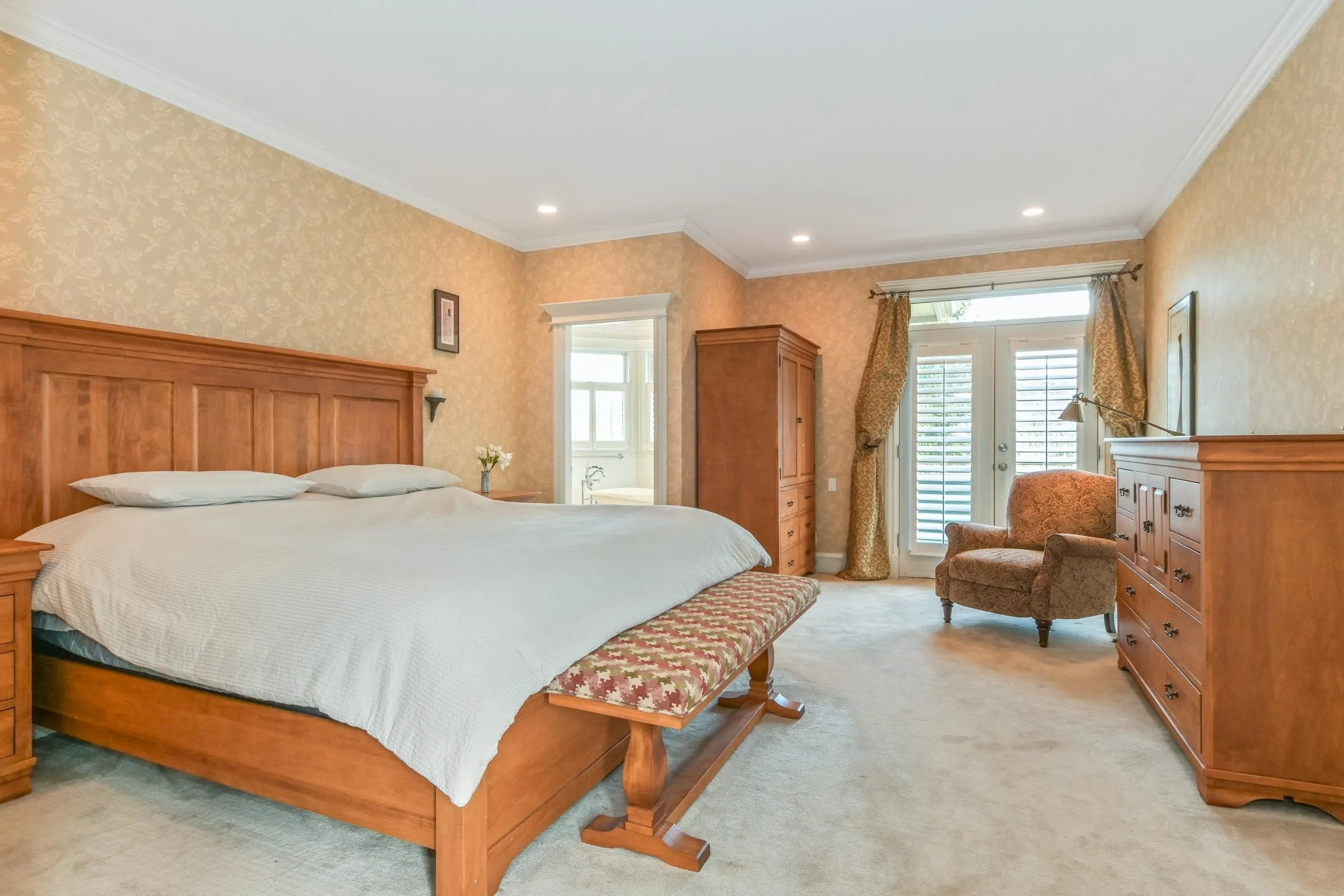 15802 Collingwood Crescent