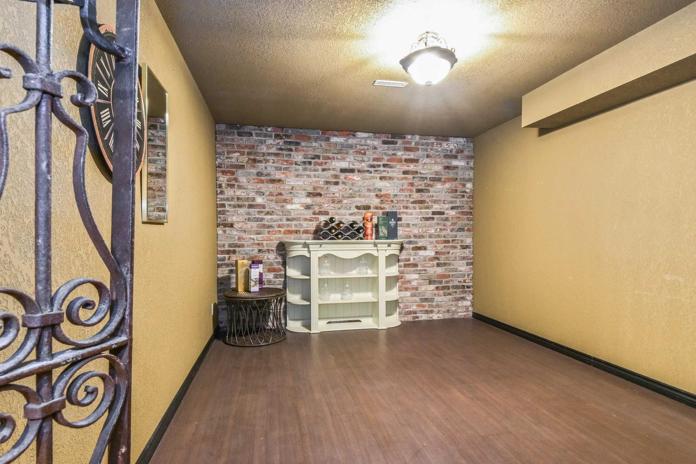 15802 Collingwood Crescent