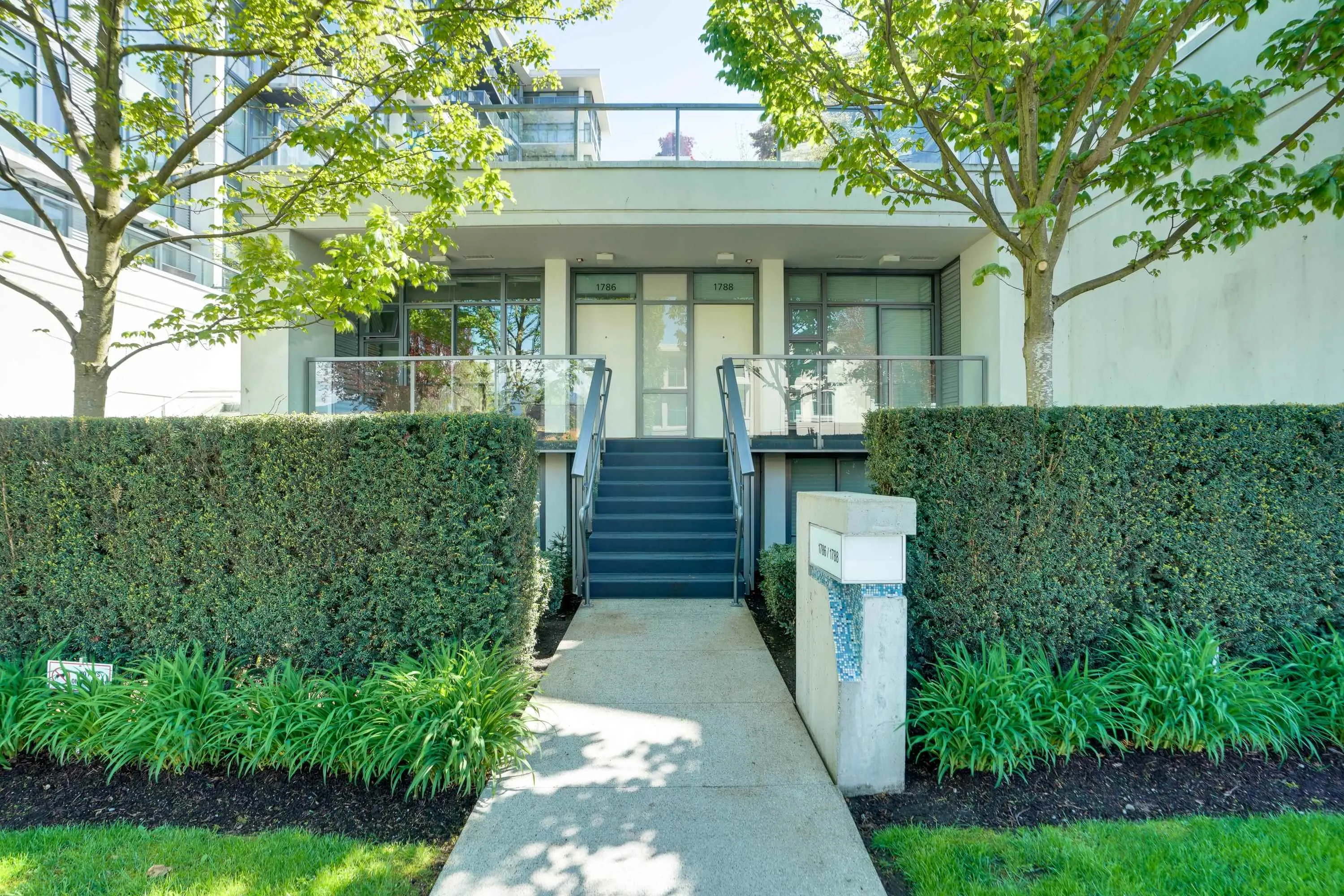 1786 W 6th Avenue