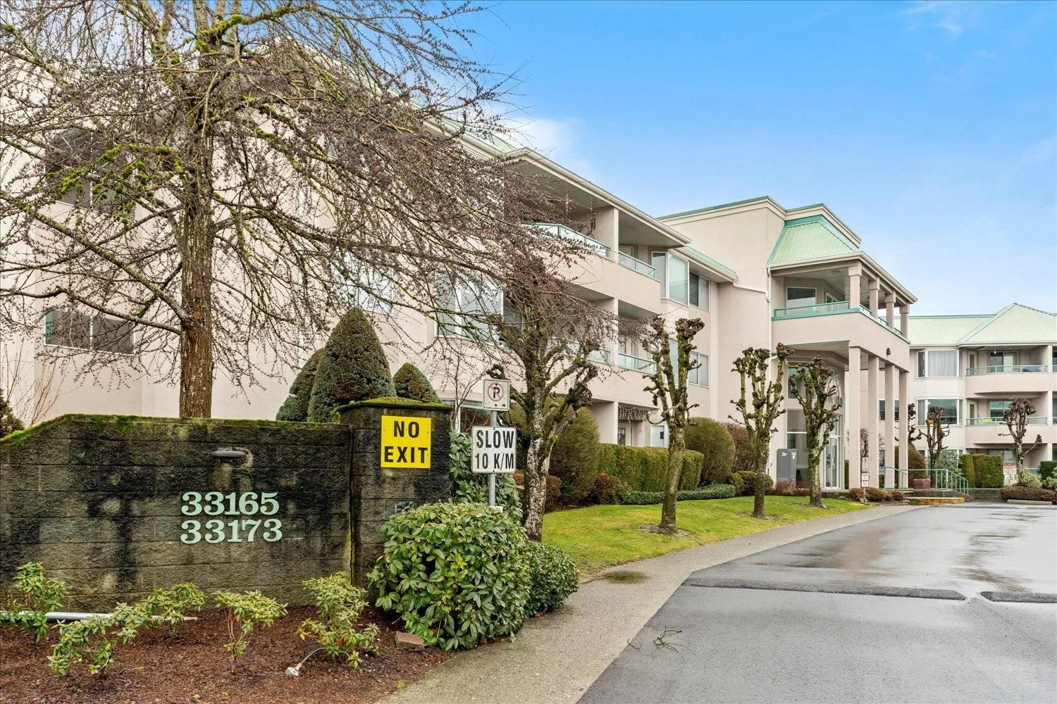 102 33165 Old Yale Road