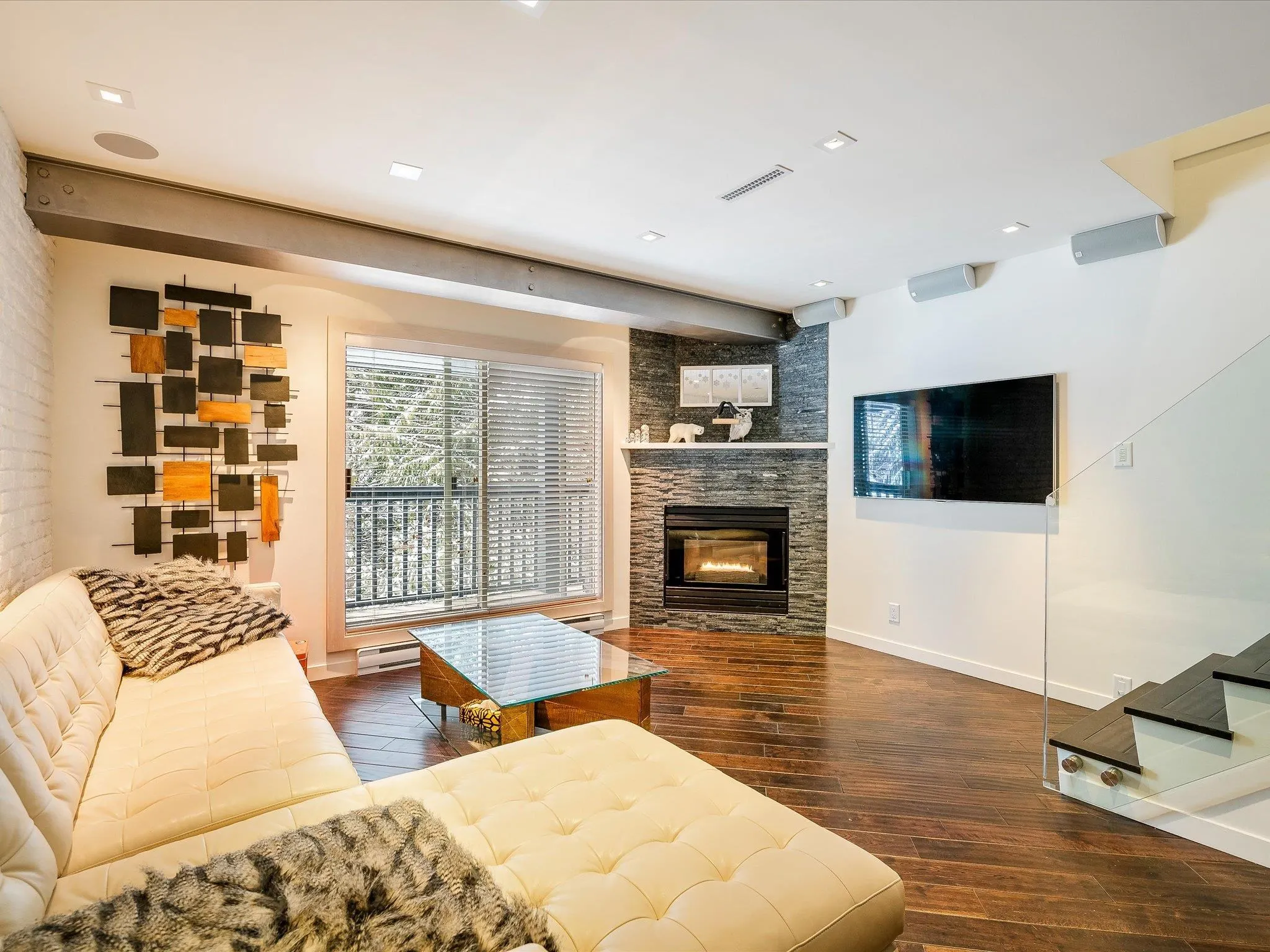 4 3102 Panorama Ridge