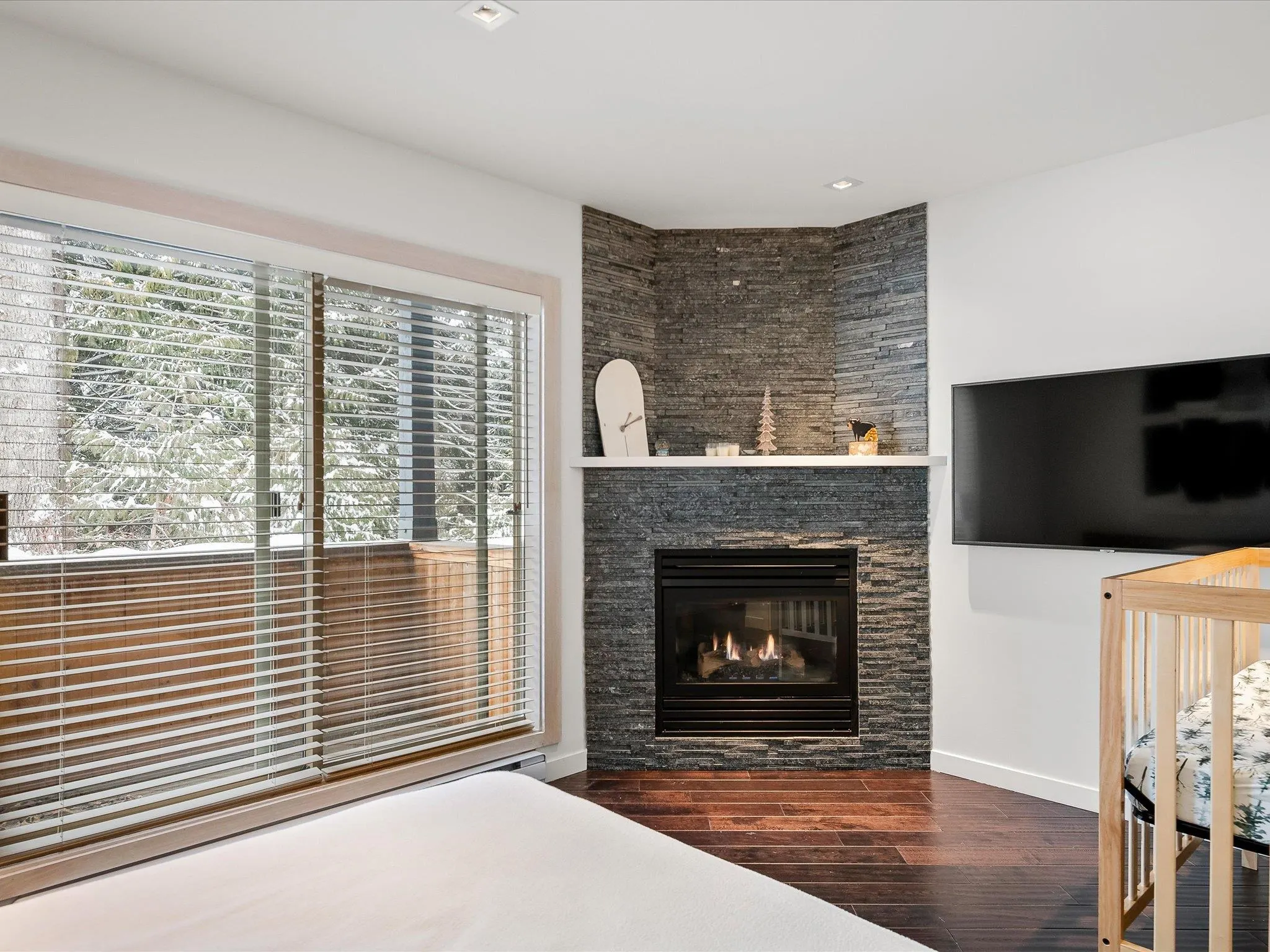 4 3102 Panorama Ridge