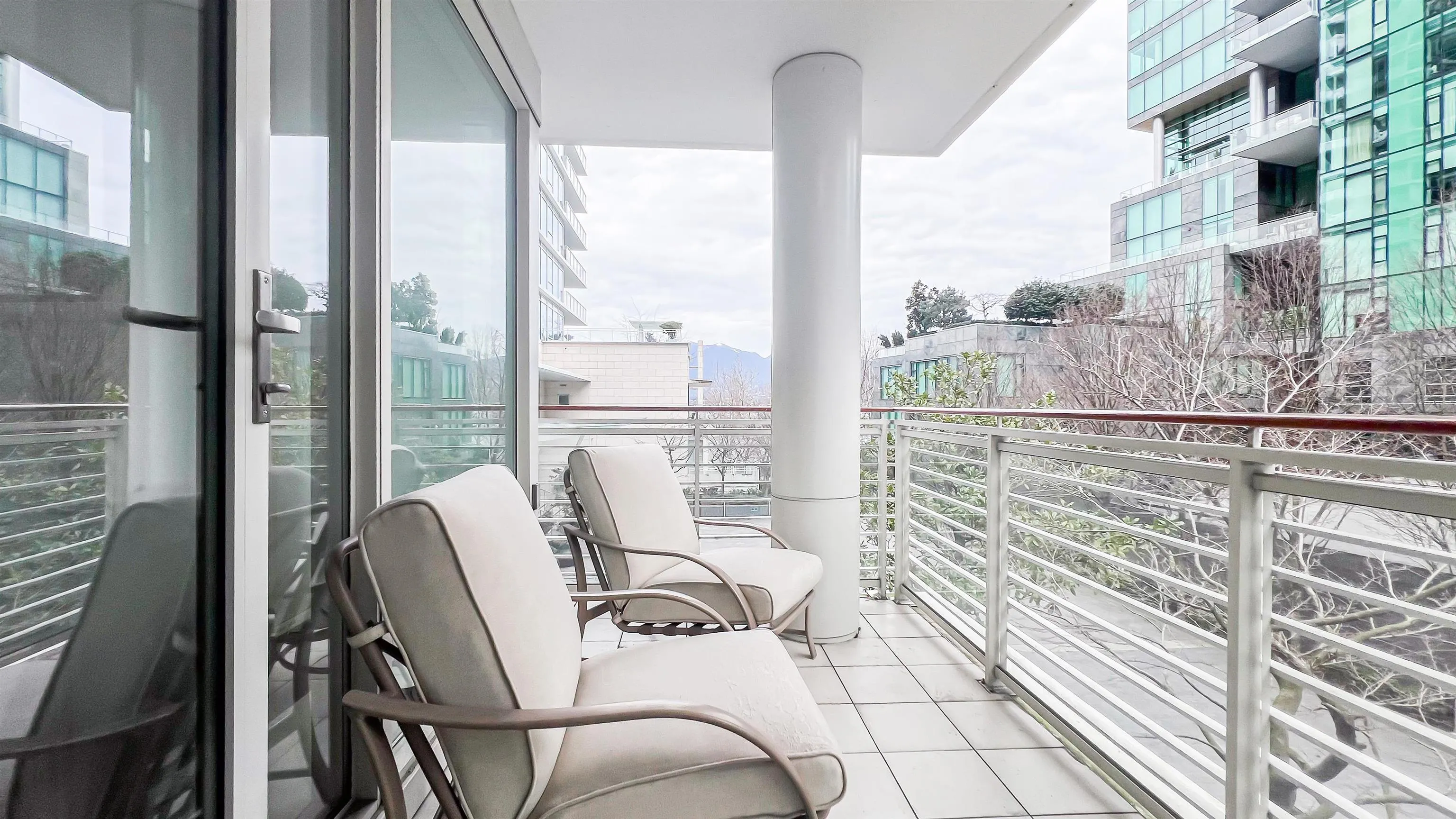 1133 W Cordova Street