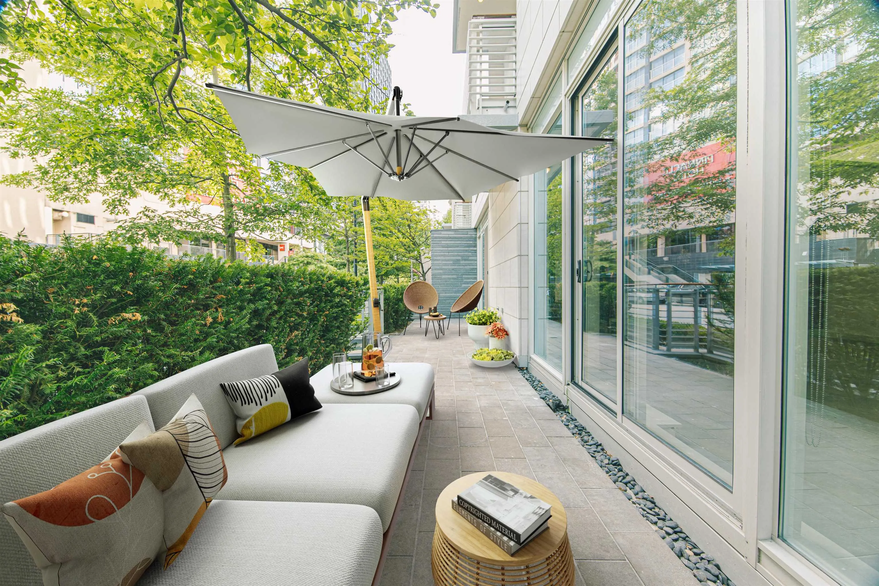 1133 W Cordova Street