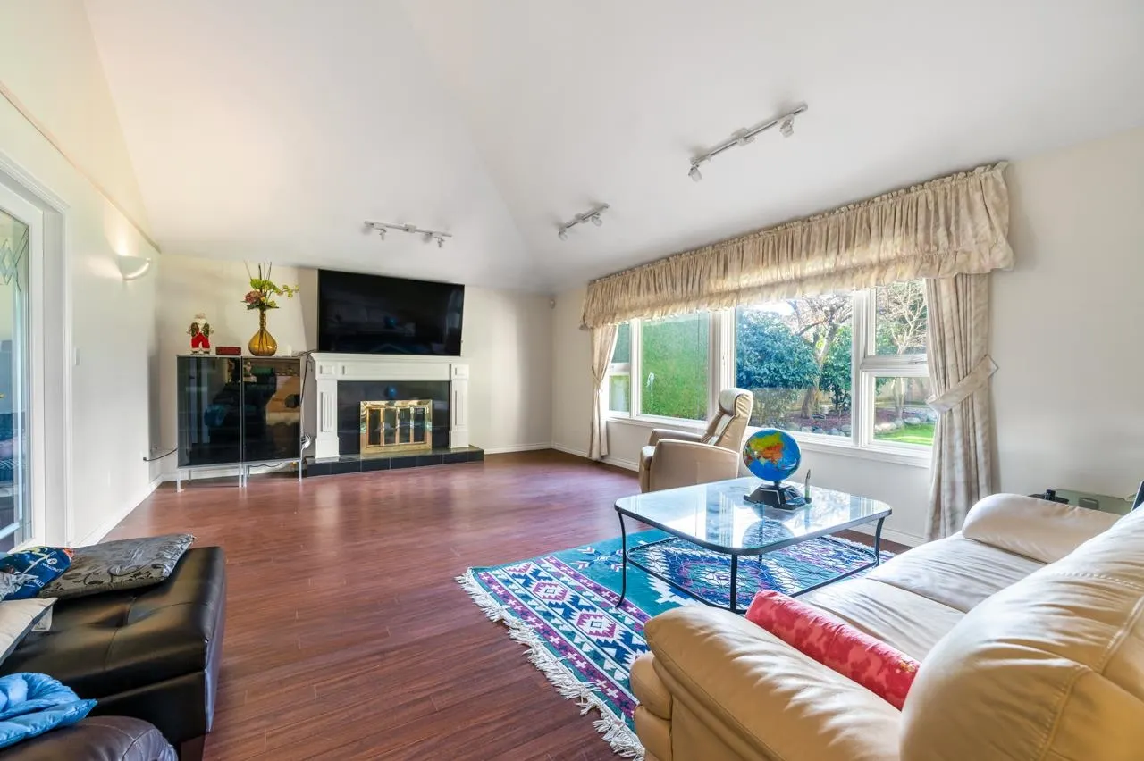 8831 Foster Road