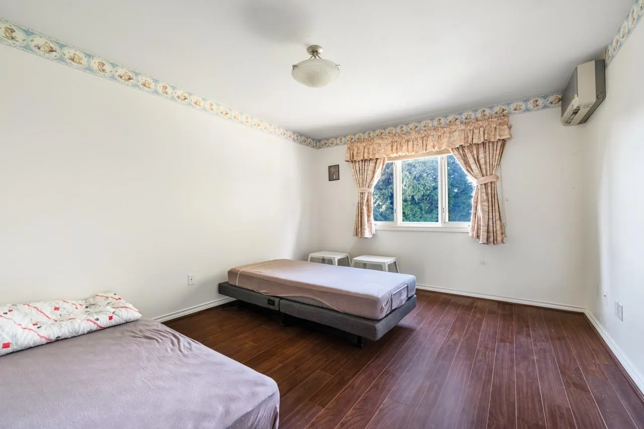 8831 Foster Road