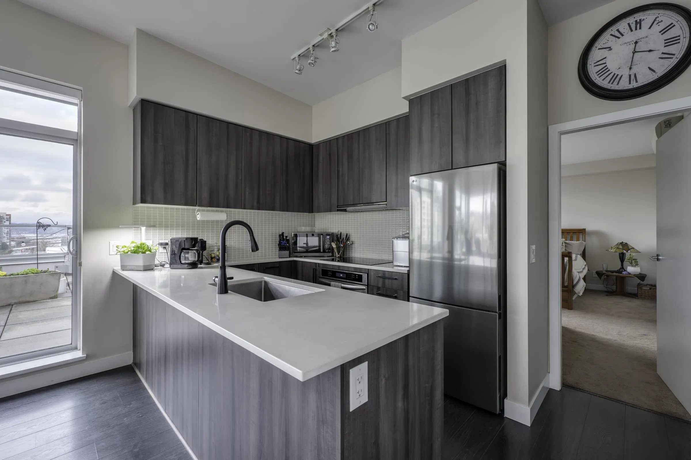 PH2 668 Columbia Street