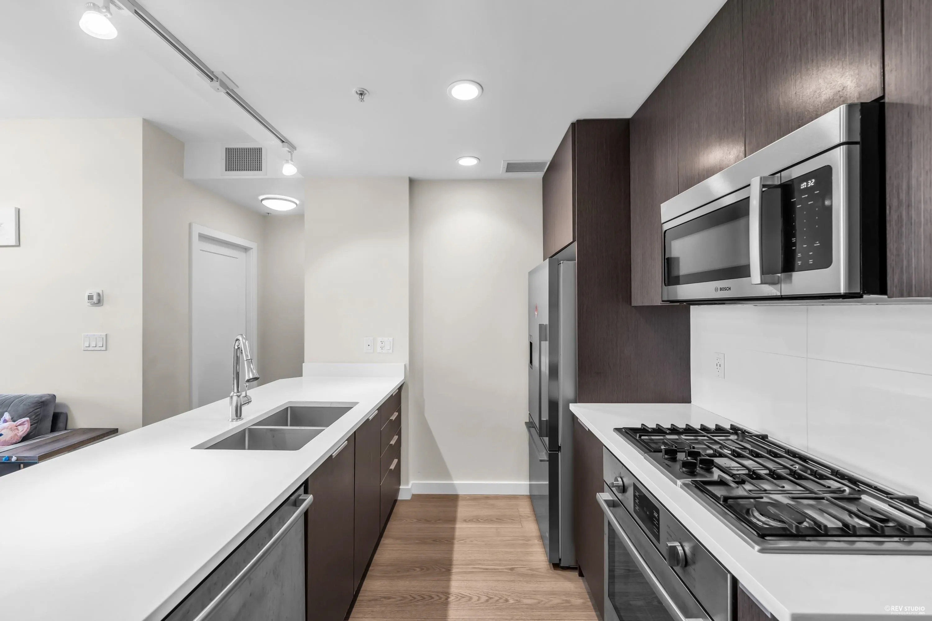802 8688 Hazelbridge Way