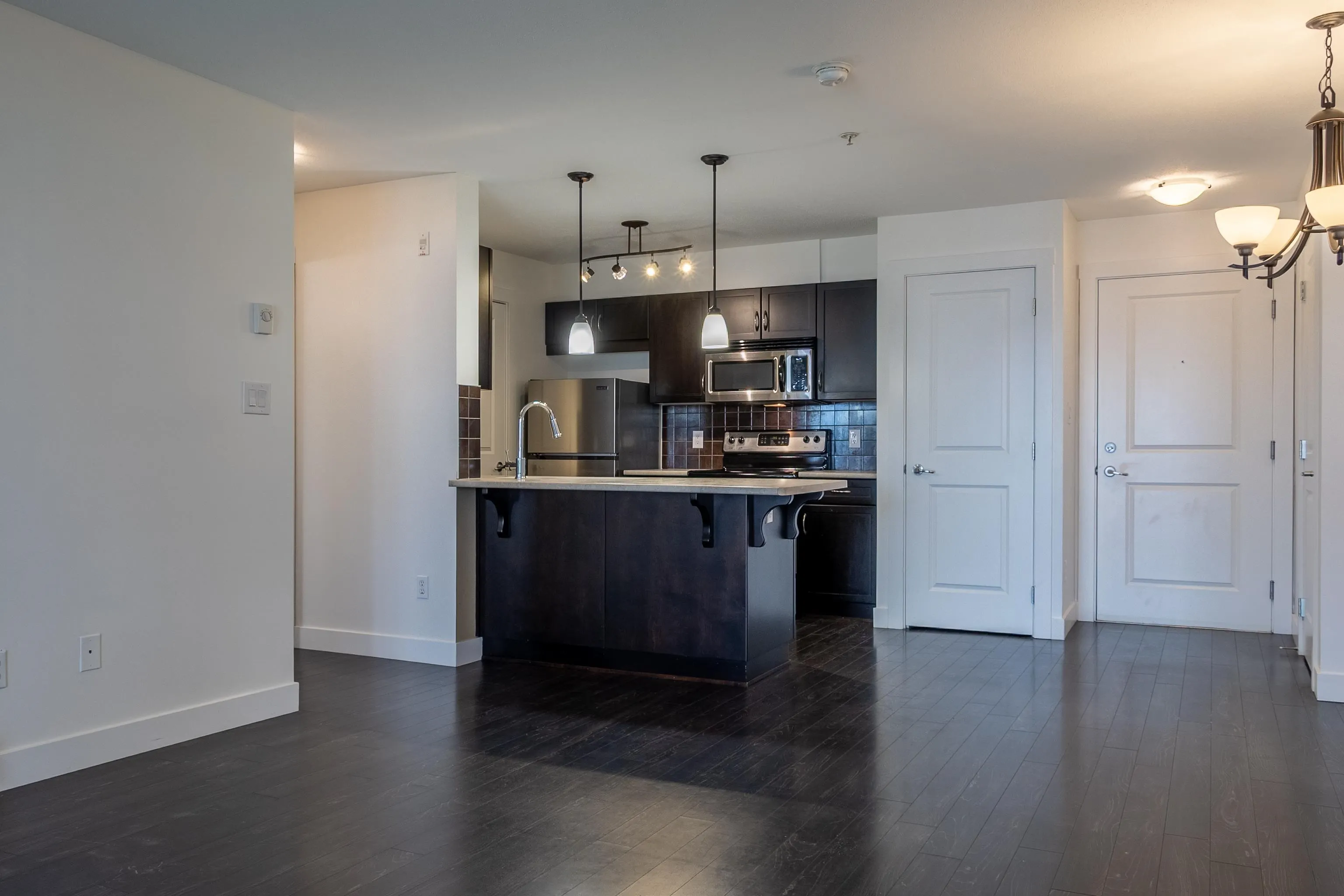 204 2038 Sandalwood Crescent