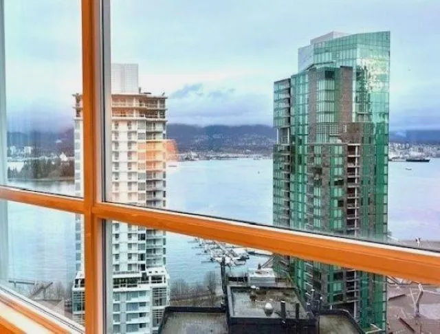 2702 1128 W Hastings Street