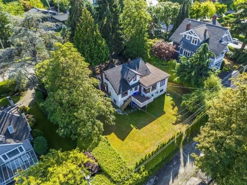 1775 Cedar Crescent