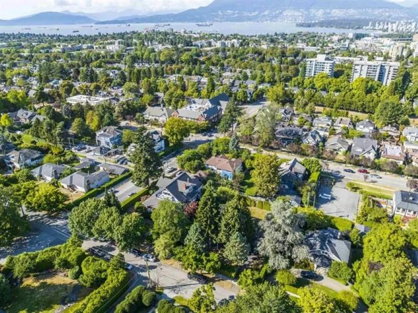 1775 Cedar Crescent
