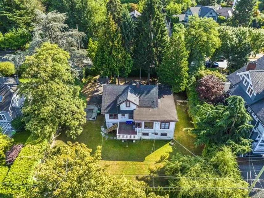 1775 Cedar Crescent