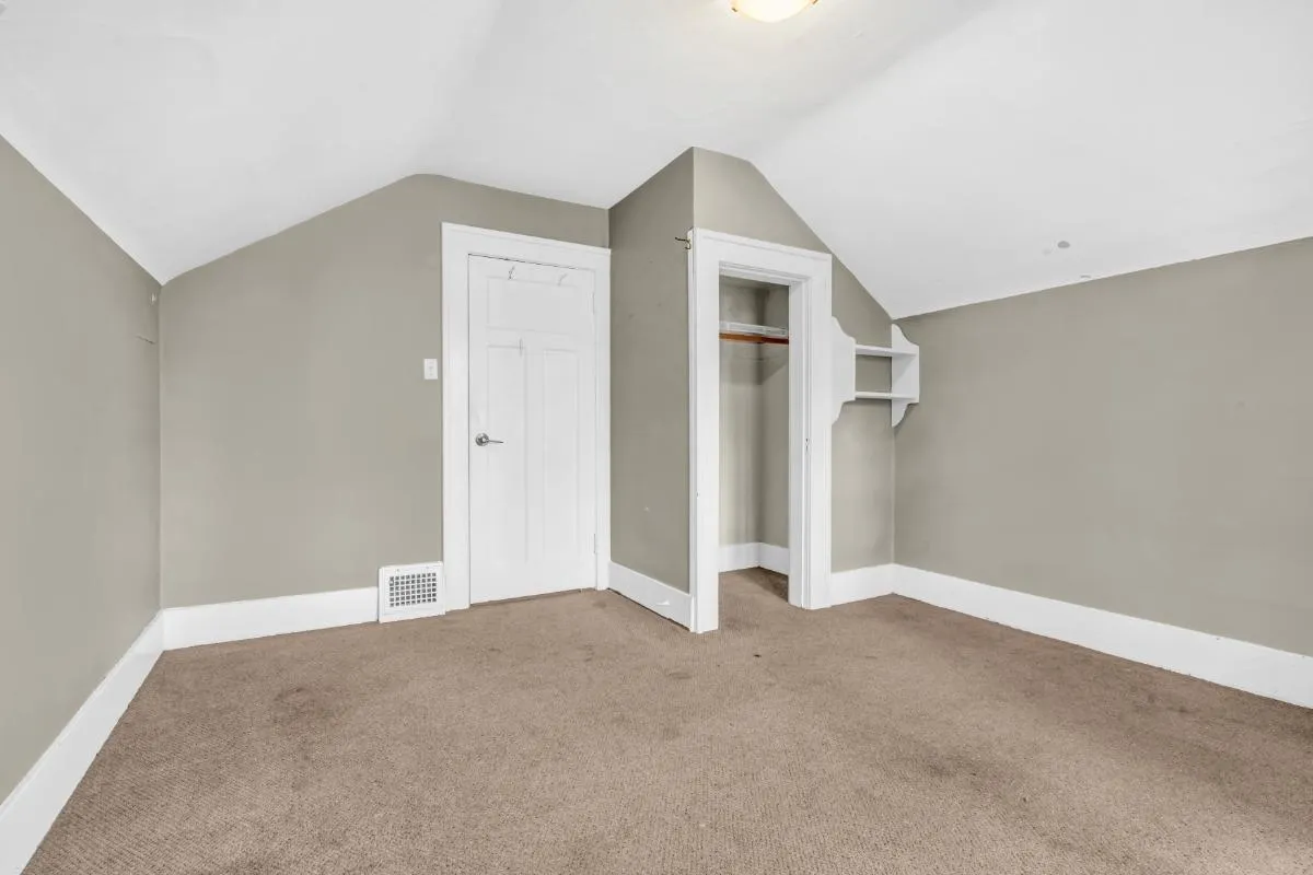 1775 Cedar Crescent
