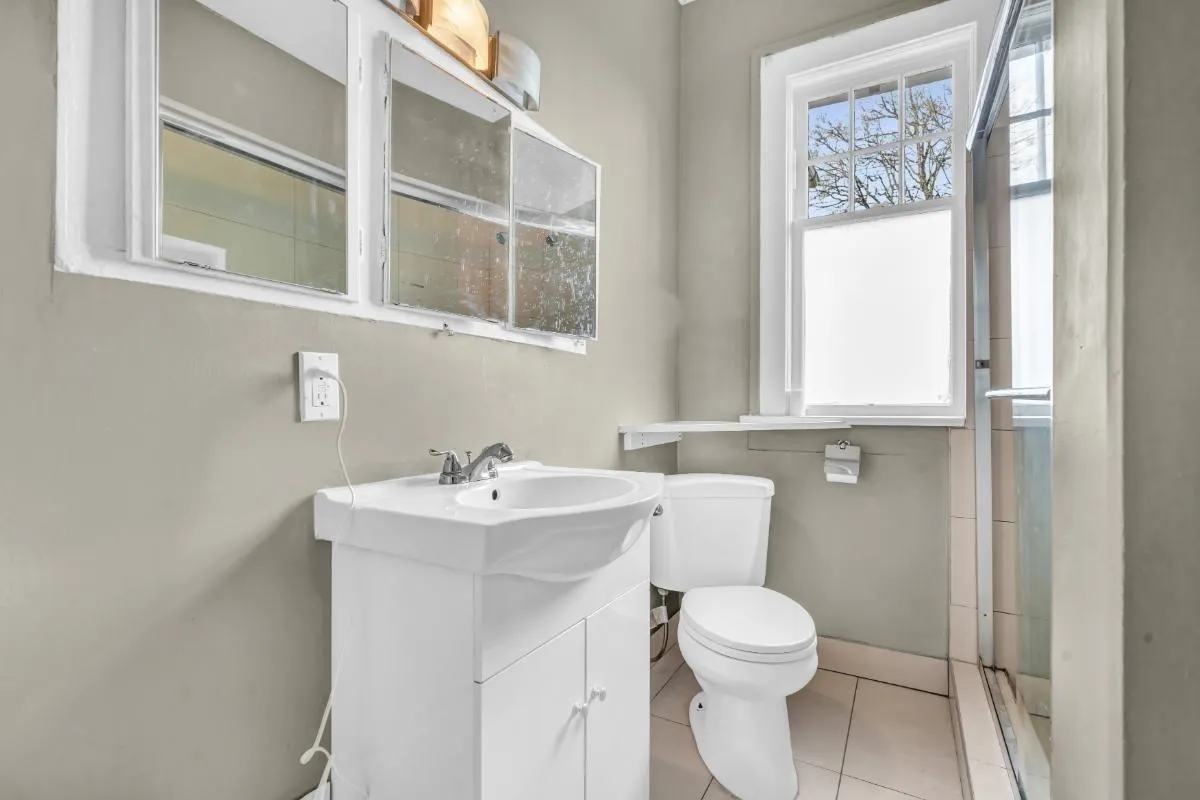 1775 Cedar Crescent