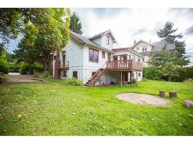 1775 Cedar Crescent