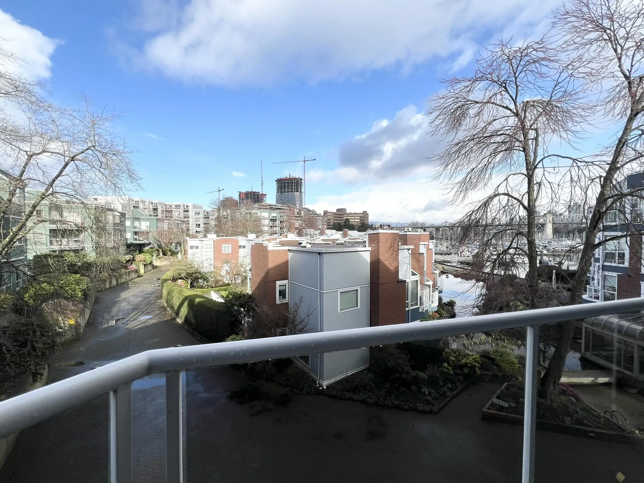 302 1508 Mariner Walk
