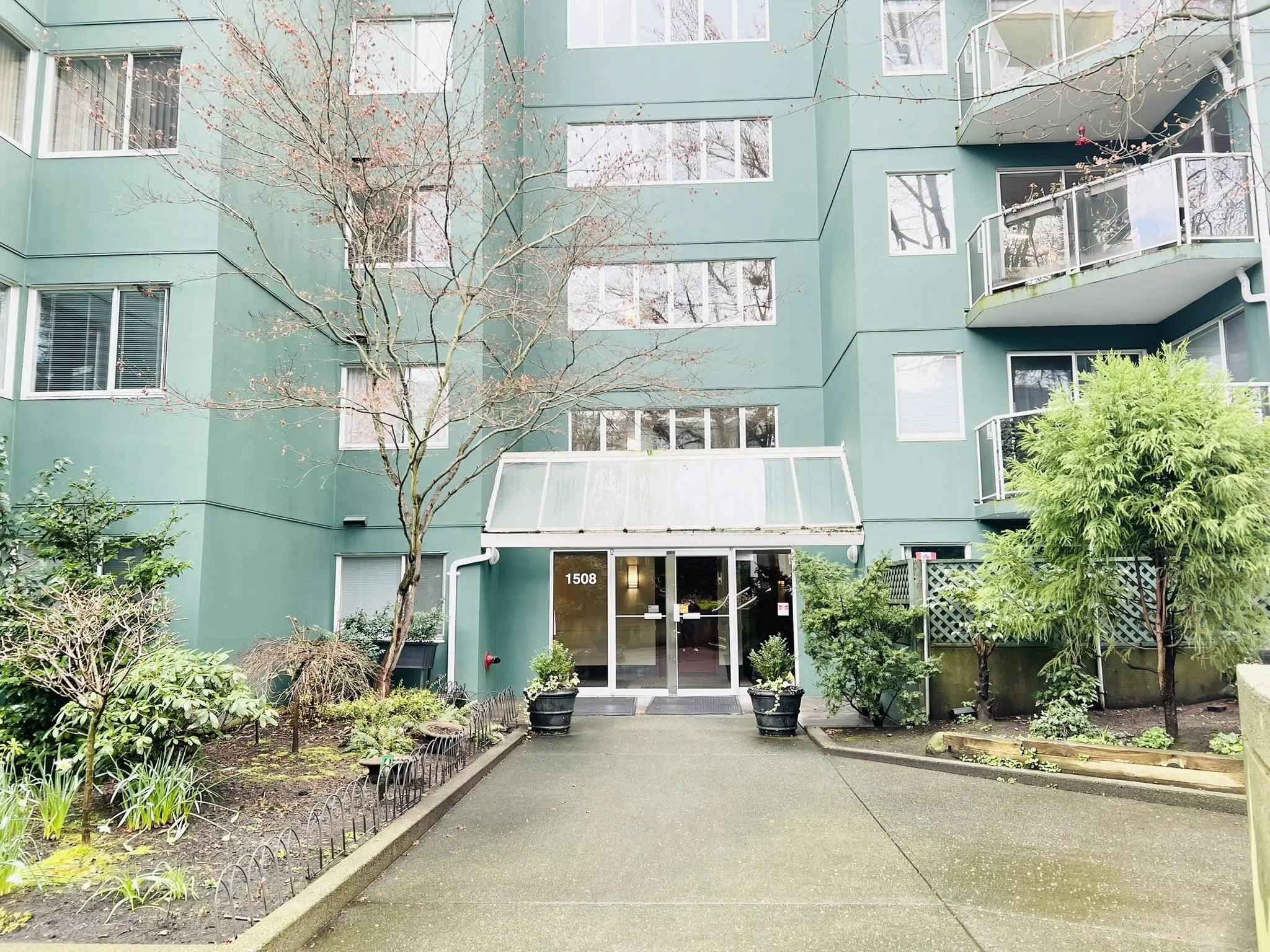 302 1508 Mariner Walk