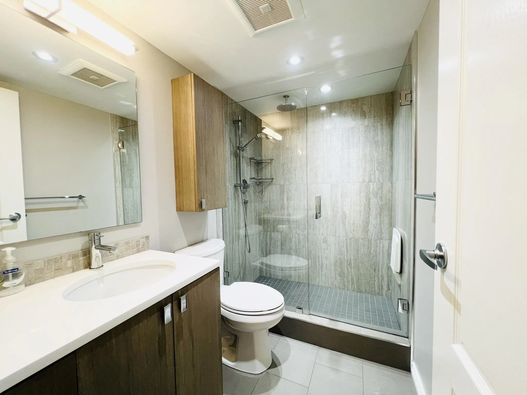 302 1508 Mariner Walk