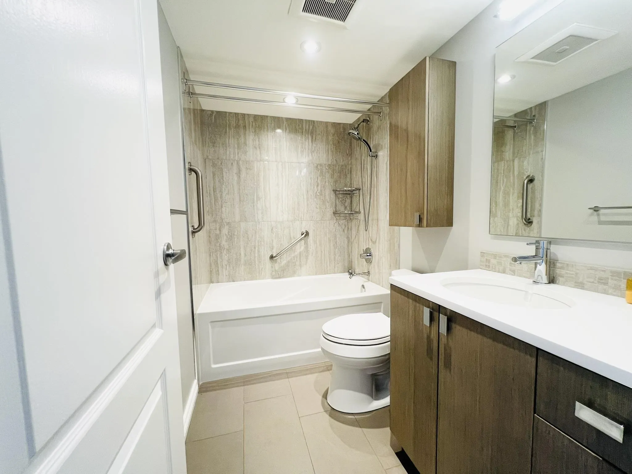 302 1508 Mariner Walk