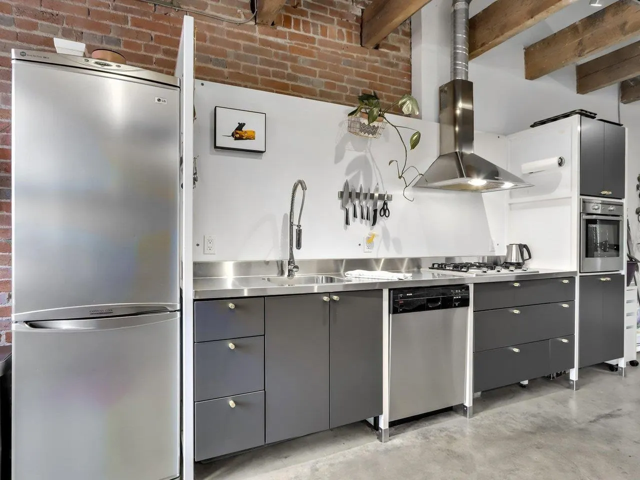 505 55 E Cordova Street